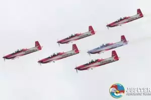Jupiter Aerobatic Team TNI AU dapat 'surat cinta' dari fans bule