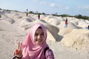 Gurun Pasir Bintan ini diburu anak muda buat tempat selfie, ngehits!