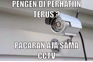 7 Meme 'CCTV' ini menghibur hatimu yang lagi galau, kocak nih!