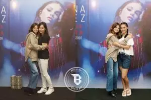 10 Foto keseruan artis Indonesia nonton konser Selena Gomez, pecah!