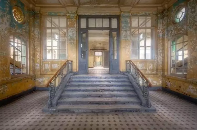 11 Foto rumah sakit tempat Hitler pernah dirawat ini bikin takjub! 