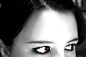 Alasan kamu gerak-gerakin bola mata pas lagi mikir, kenapa ya? 