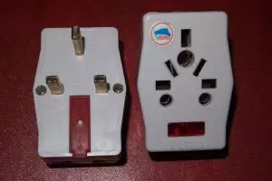 Ini alasan kenapa beberapa steker punya 3 kaki