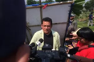 Kenangan Mathias Muchus diberi cincin akik oleh Mike Mohede