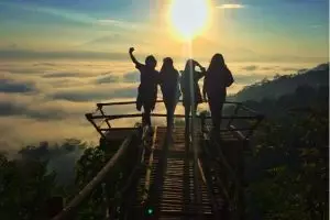 8 Spot menikmati sunrise paling keren di sekitar Borobudur!