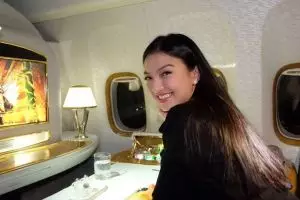 9 Artis ganteng ini pernah digosipkan dekat dengan Raline Shah, aw!