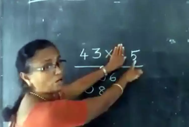 Cara mengajar guru ini membuat matematika jadi mudah, gimana sih?