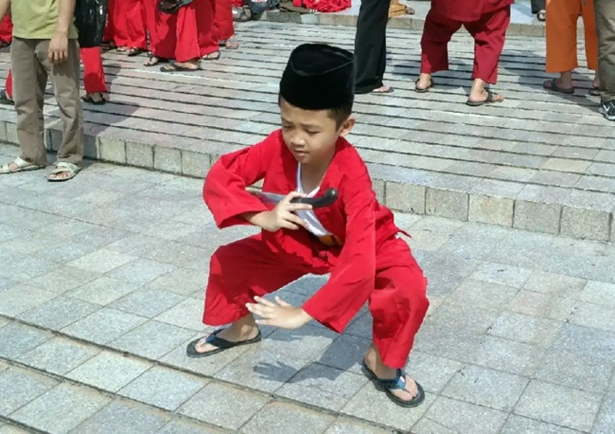 9 Foto aksi Jawara Betawi saat rayakan 'lebaran', jurus silatnya maut!