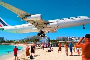 Bukan toilet, ini bagian paling kotor di pesawat, nggak nyangka!