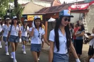 Meriahkan acara 17 Agustus, kelompok gerak jalan ini bikin gagal fokus