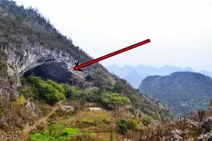 11 Foto menakjubkan desa di dalam gua, ada sekolahannya pula!