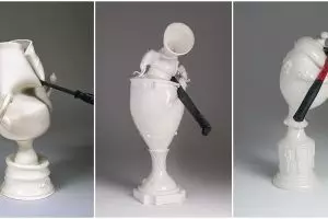 15 Vas porselen ini rusak akibat benda tumpul, bentuknya jadi unik