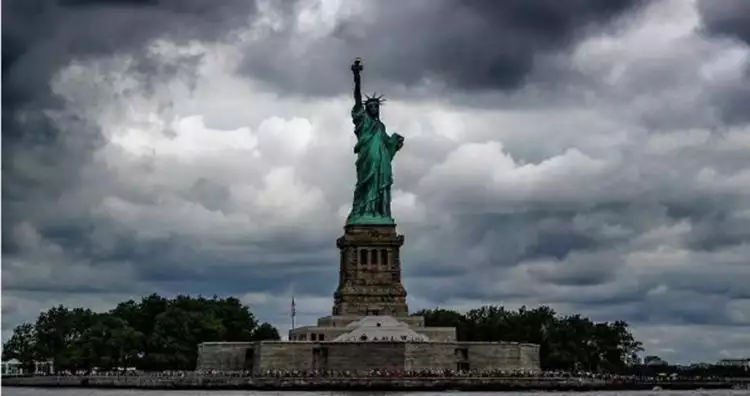 10 Foto lawas proses pembangunan Patung Liberty ini jarang orang tahu