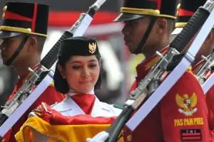 Nggak cuma cantik, 10 pembawa bendera pusaka ini juga bikin bangga