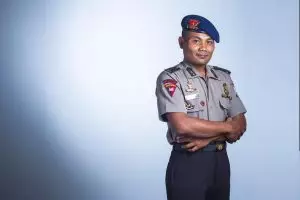 Brigadir Rochmat, polisi yang nyambi ngojek & sekolahkan 50 anak asuh