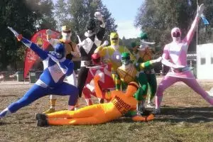 Ini dia 10 kostum paling kocak yang pernah dipakai saat Tough Mudder