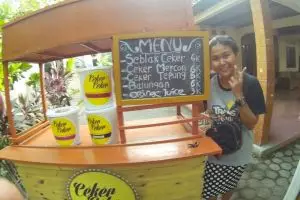 Modal Rp 50 ribu, wanita ini sukses dari berjualan olahan ceker ayam