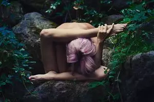 14 Pose yoga ini bakal bikin kamu terpukau, kamu mampu menirunya?