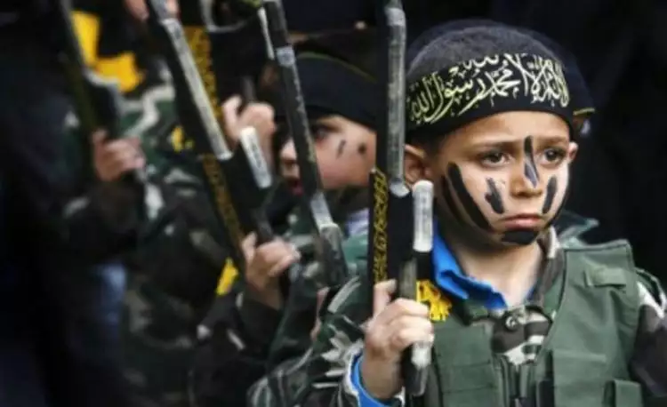 10 Potret kengerian kondisi tentara anak yang direkrut ISIS