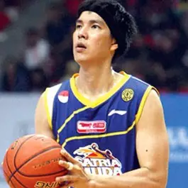 15 Pebasket ganteng asli Indonesia, bikin pengen dijumpshot nih