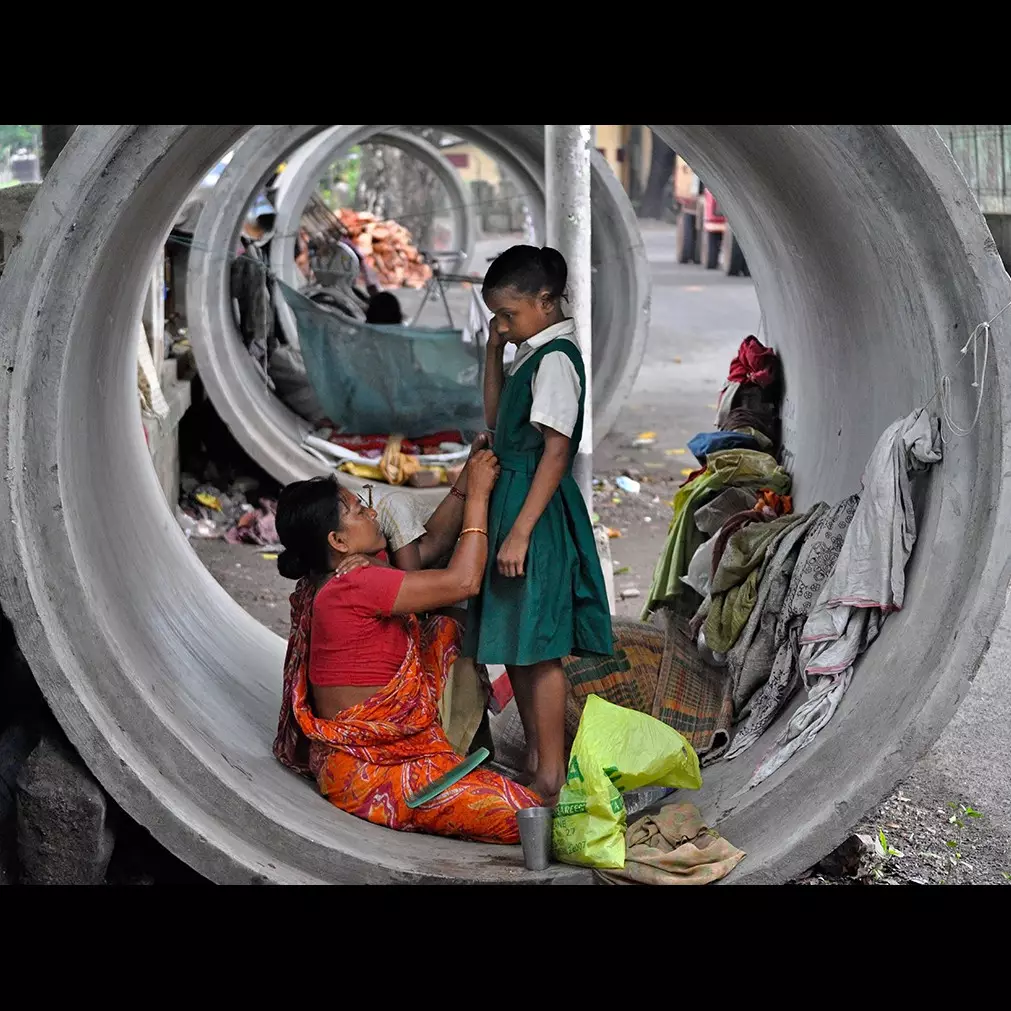 23 Potret ibu dan anak ini bukti kasih ibu sepanjang masa