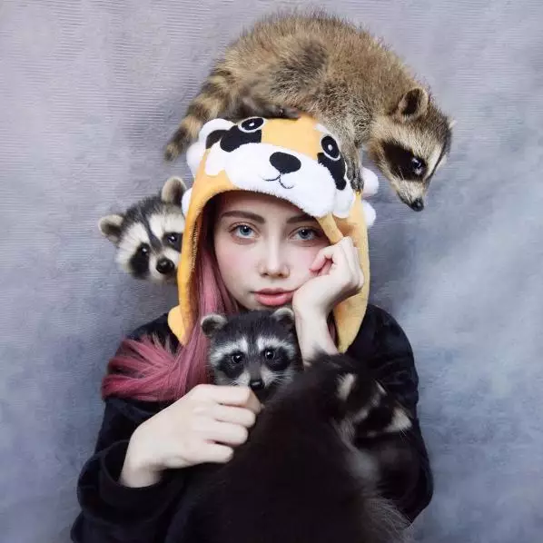 15 Potret Ellen Sheidlin, selebgram yang disebut-sebut mirip Lady Gaga