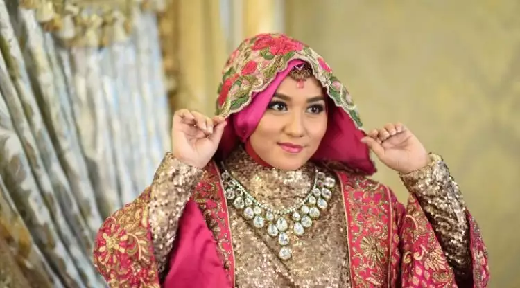 Wanita ini satu-satunya desainer hijab Indonesia yang nembus NYFW 2016