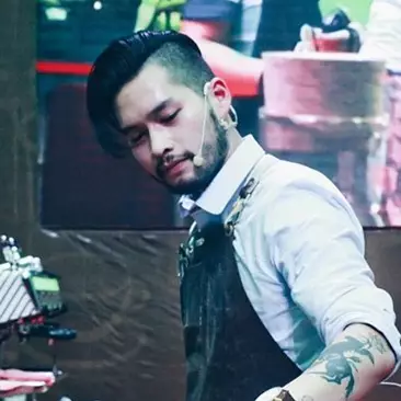 10 Barista ganteng ini bikin secangkir espresso tak sepahit masa lalu