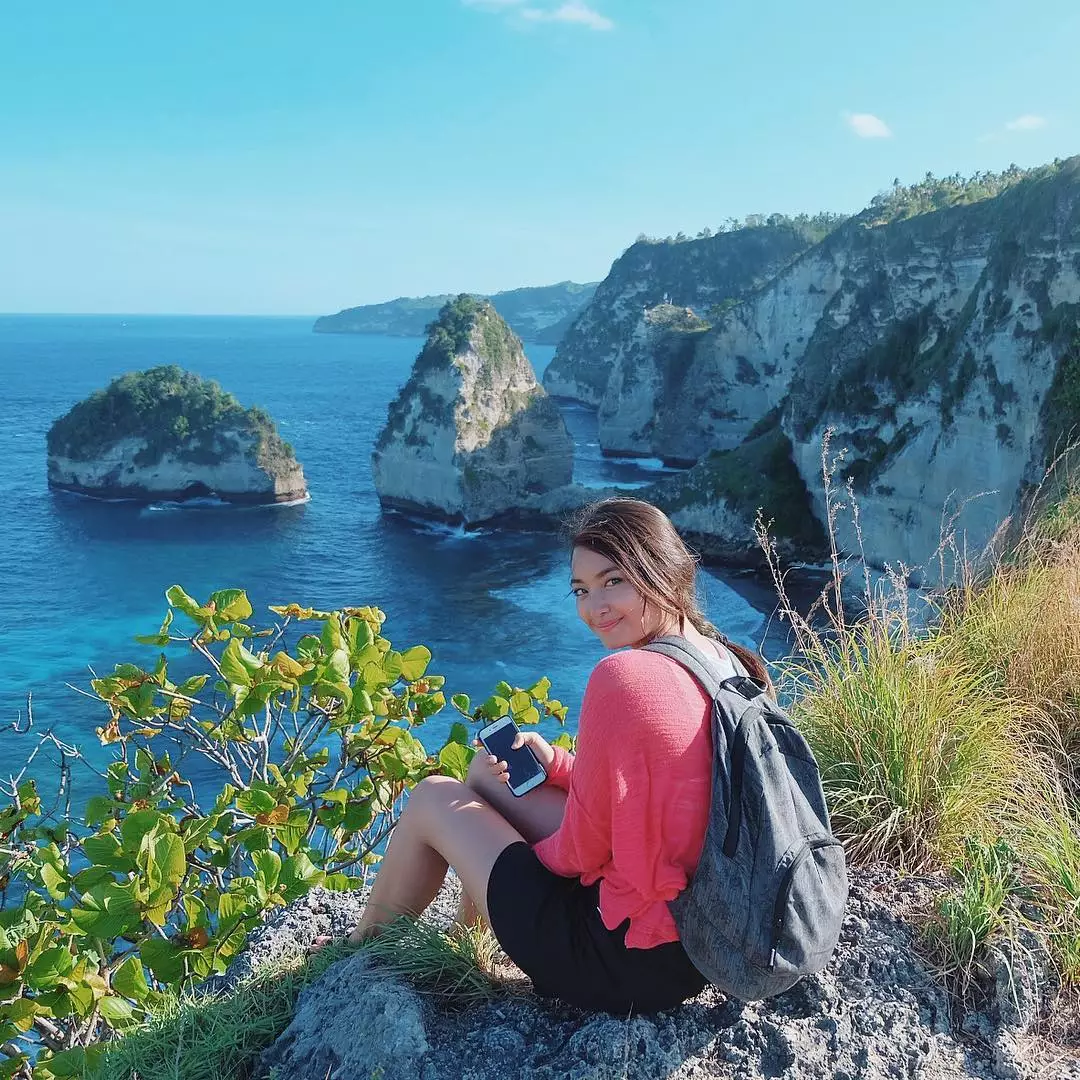 16 Foto Patrishiela Tan, model cantik Indonesia yang hobi traveling