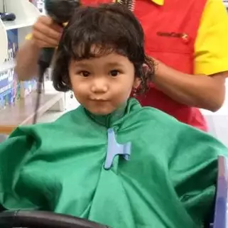 Berganti gaya rambut pendek, anak Ayu Ting Ting justru kena bully