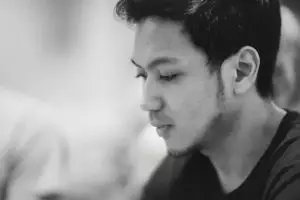 10 Foto Nino Prabowo, jebolan Idol yang mainkan JK di film Athirah