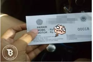 Tarif parkir di kawasan kampus membuat netizen geleng-geleng