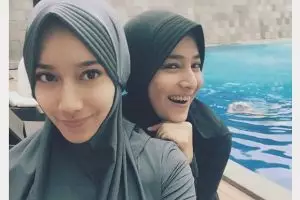 9 Pasangan ibu dan anak artis ini bikin jomblo bingung milihnya