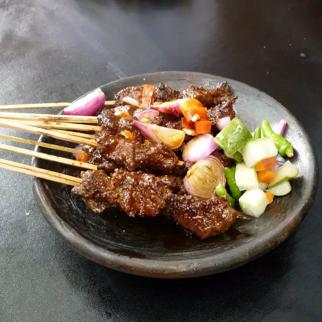 10 Sate khas Indonesia ini unik banget, ada yang daging ular lho