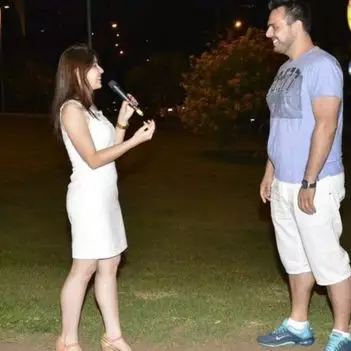 10 Orang ini tunjukkan cewek boleh banget ngelamar cowok duluan, ciee