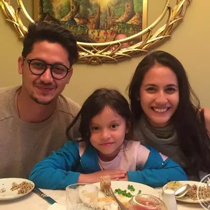 12 Foto kedekatan Pearce bersaudara, kompak banget ya