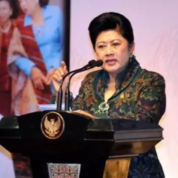 Sentilan Ani Yudhoyono ke Ruhut Sitompul ini menohok banget