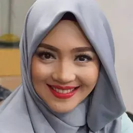 9 Artis ini tetap cantik dan menawan meski hidungnya pesek