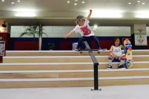 Aksi skater profesional cilik ini bikin yang senior melongo