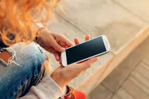 Ini penyebab kenapa banyak orang gampang banget percaya kabar hoax