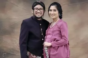 LDR 10 tahun, Kunto Aji kini bakal jadi ayah, cinta sejati banget