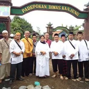 4 Padepokan ini ajarannya bikin geger publik, kontroversial banget