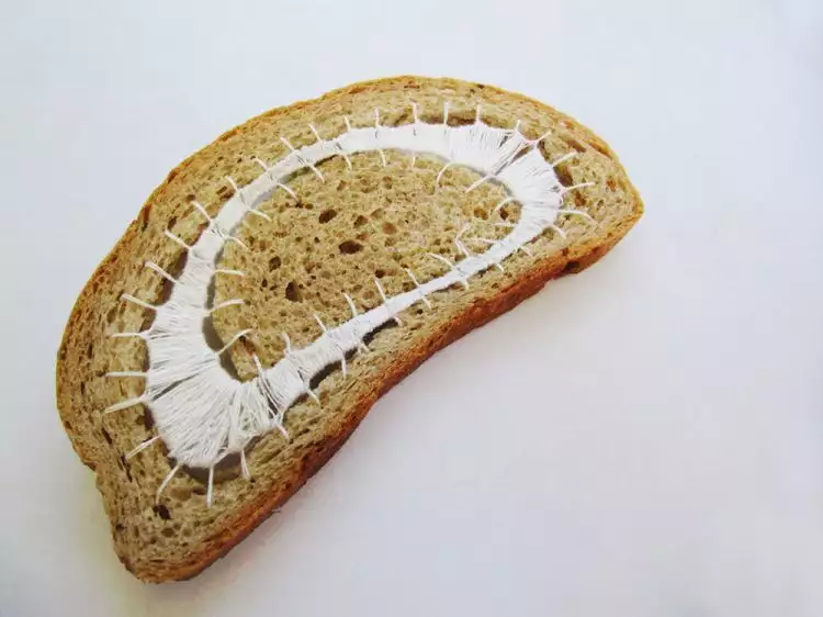 Seniman ini bordir roti untuk hasilkan karya seni indah, ini 8 fotonya