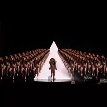 Pakai video mapping, 5 konser musisi ini makin cetar membahana