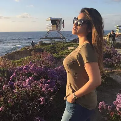 Lama tak ada kabar, Sarah Azhari ternyata tetap awet cantik