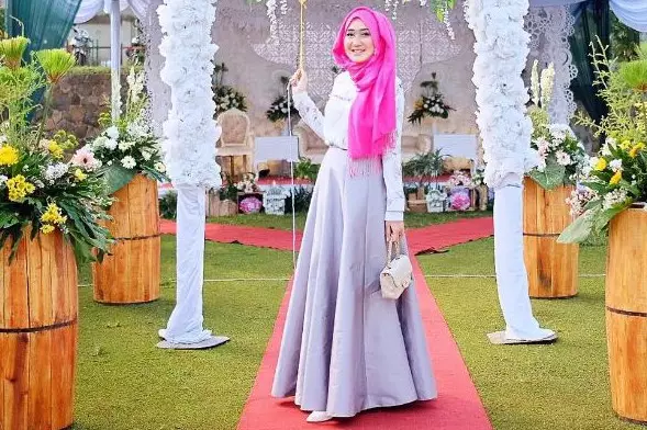 10 Foto tunjukkan kegiatan Dian Pelangi usai cerai, sukses move on?