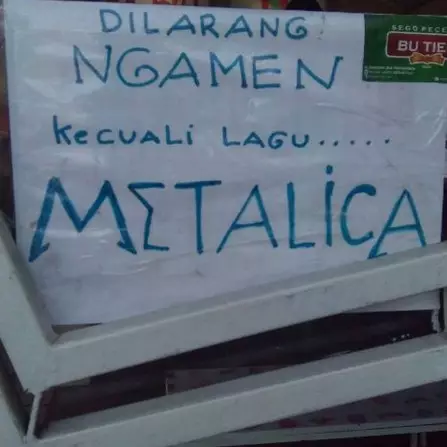 Warung pecel ini bikin gemetar pengamen yang mau masuk, kok bisa?