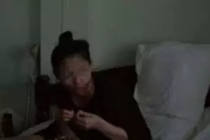 Wanita ini gigit dan telan jari suaminya yang pulang telat