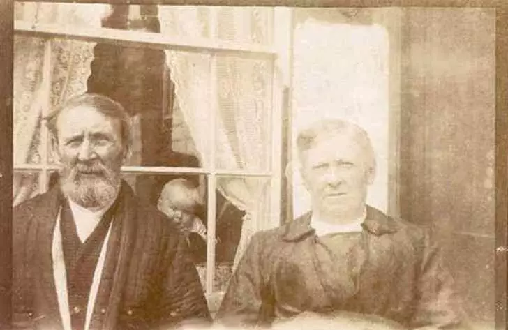 16 Photobomb bayi, biar ngeselin tapi tetep unyu abis