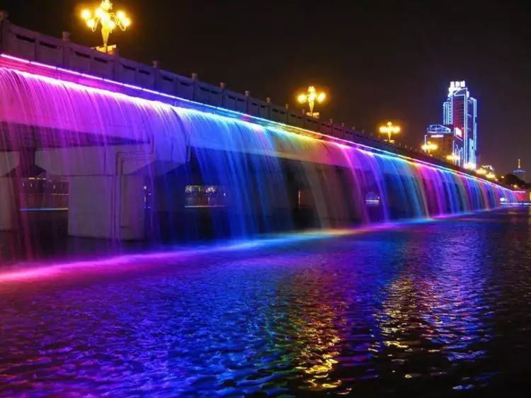 Suasana malam Jembatan Banpo, sisi lain keindahan Kota Seoul